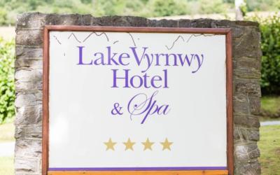 Lake Vyrnwy Wedding – Maggie & Steve